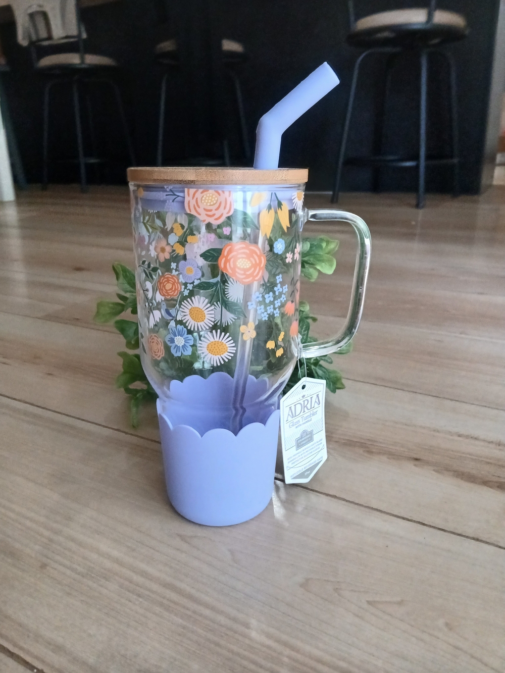 NWT 10 Strawberry Street Floral Glass Tumbler with Lid & Straw Lavender